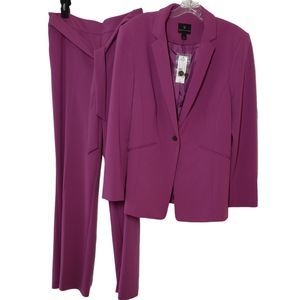 Worthingtons Women's lavender purple Polyester 2 piece Blazer & Pant suit -Large